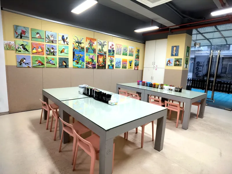 综合教室实景：思维与表达课堂空间